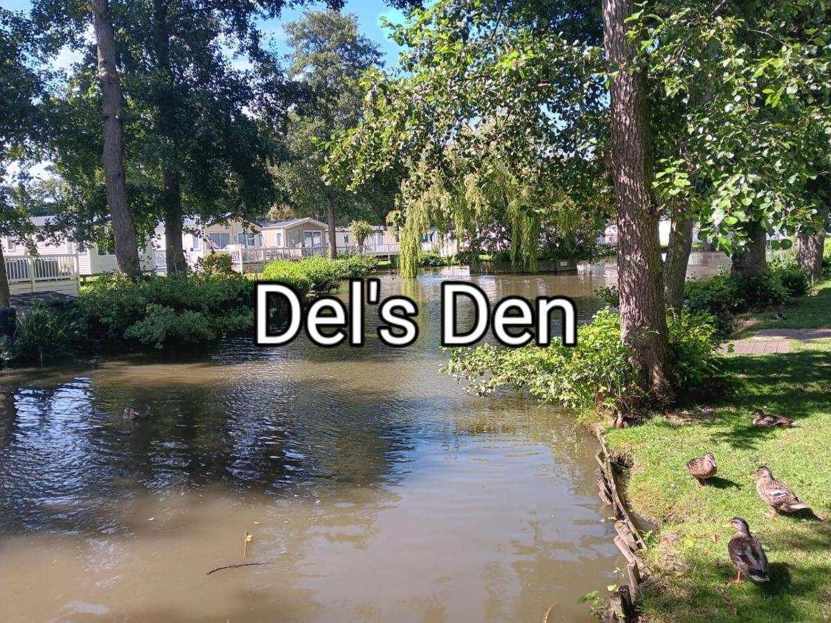 Del'S Den Lakeside Weeley Bridge Exterior foto
